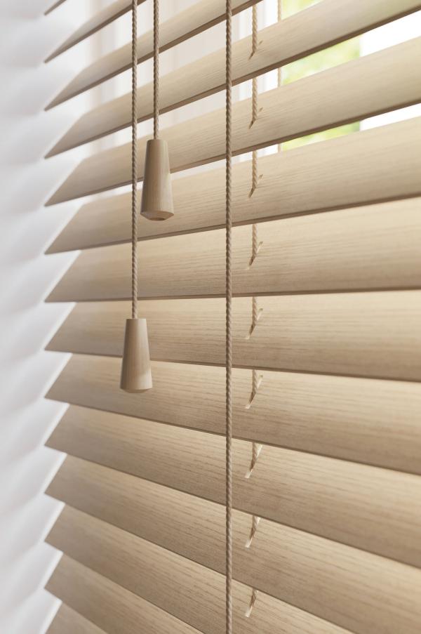 wooden-venetians-Elm close-up